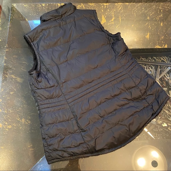 Black Vest Quilted Faux Fur Lined Size L - Picture 2 of 4